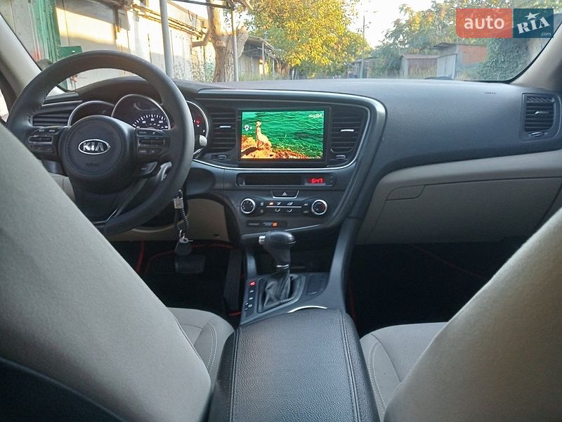 Седан Kia Optima 2014 в Кривом Роге