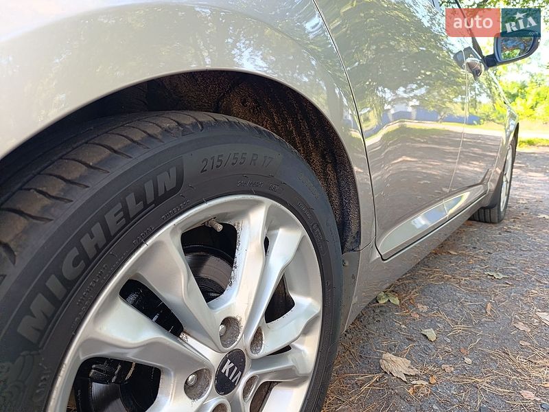 Седан Kia Optima 2012 в Лубнах