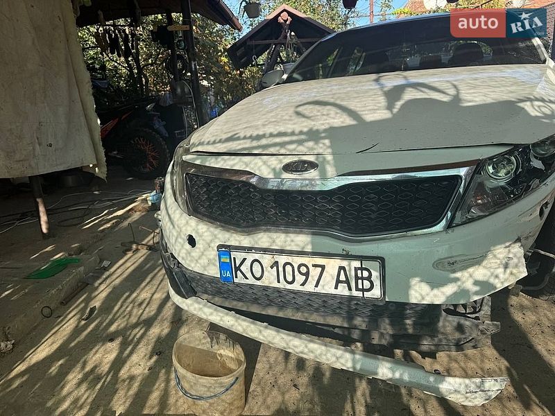 Седан Kia Optima 2012 в Мукачевому