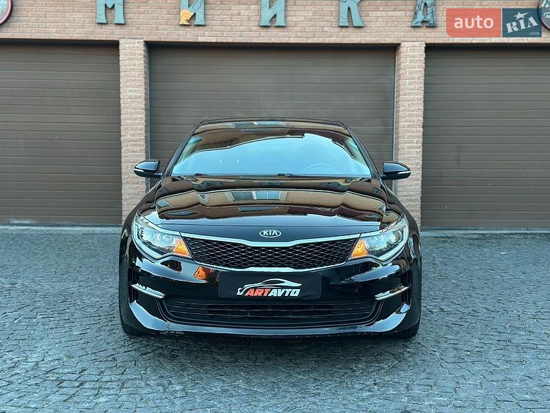 Седан Kia Optima 2016 в Святопетрівське