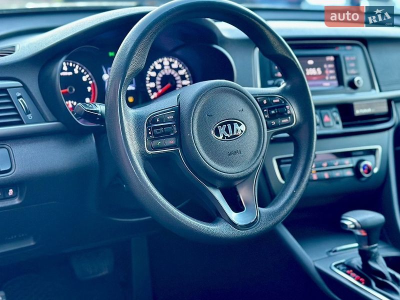 Седан Kia Optima 2016 в Святопетрівське