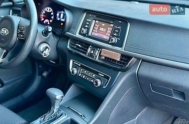 Седан Kia Optima 2016 в Святопетрівське