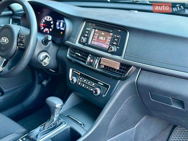 Седан Kia Optima 2016 в Святопетрівське