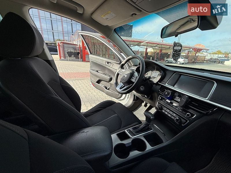 Седан Kia Optima 2018 в Львове