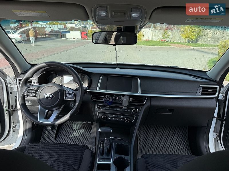 Седан Kia Optima 2018 в Львове