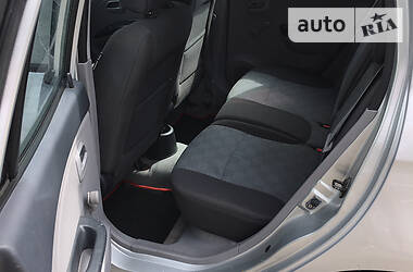 Хэтчбек Kia Picanto 2005 в 