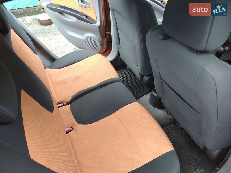 Хетчбек Kia Picanto 2006 в Звягелі