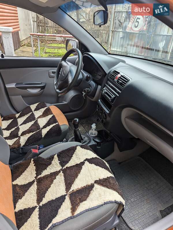 Хетчбек Kia Picanto 2005 в Івано-Франківську