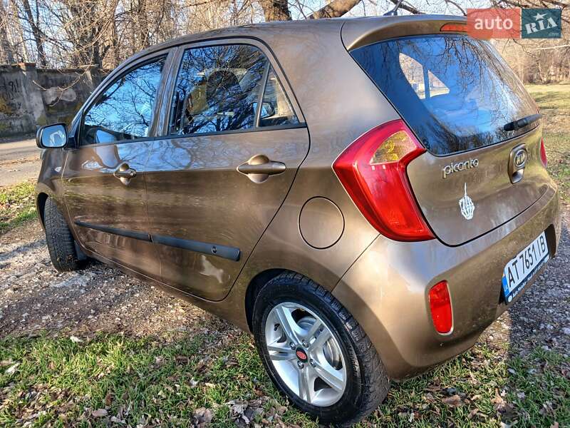Хэтчбек Kia Picanto 2011 в Запорожье