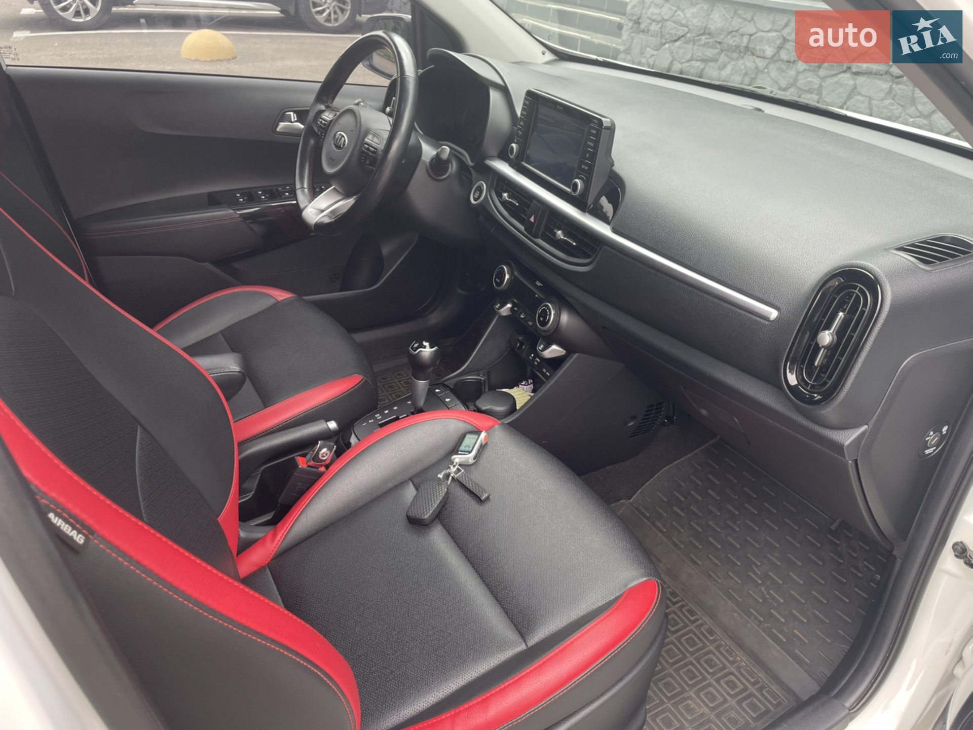 Kia Picanto 2020 VIN KNAB3512BLT654771 фото оголошення 20 з 39