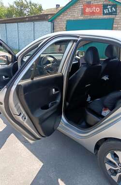 Хэтчбек Kia Picanto 2015 в 