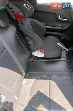 Хэтчбек Kia Picanto 2015 в 
