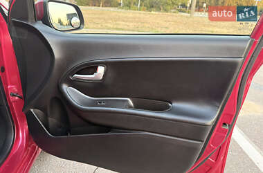 Хэтчбек Kia Picanto 2014 в 