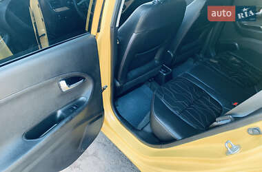 Хэтчбек Kia Picanto 2011 в 