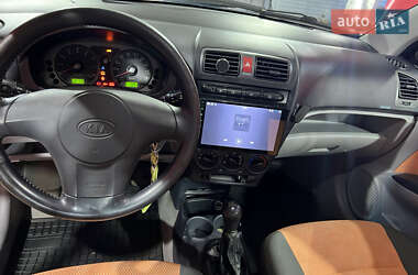 Хэтчбек Kia Picanto 2006 в Обухове