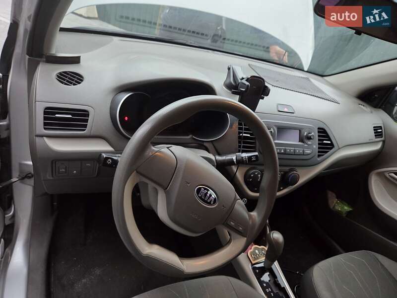 Хэтчбек Kia Picanto 2015 в Киеве