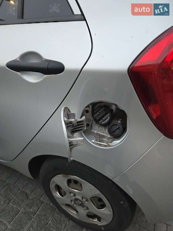 Хэтчбек Kia Picanto 2015 в Киеве