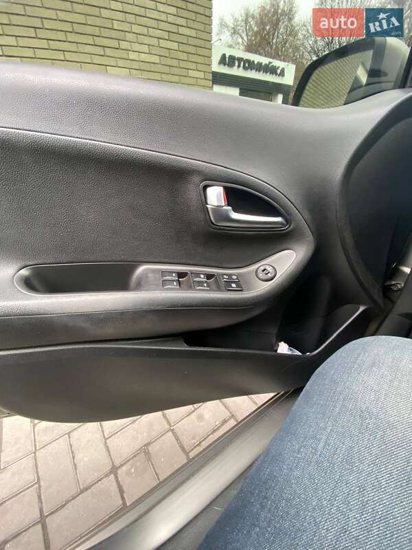 Хэтчбек Kia Picanto 2011 в Каменском