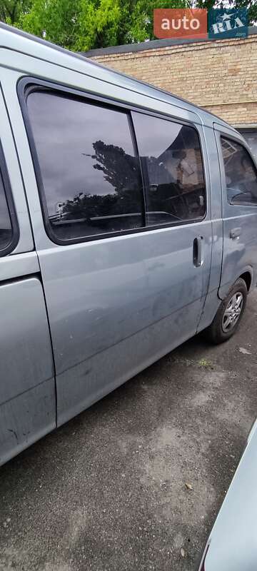 Микроавтобус Kia Pregio 2003 в Киеве