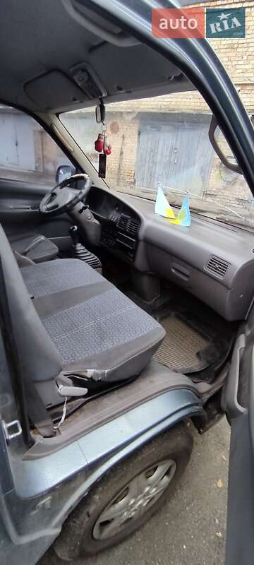 Микроавтобус Kia Pregio 2003 в Киеве