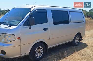 Грузопассажирский фургон Kia Pregio 2005 в 