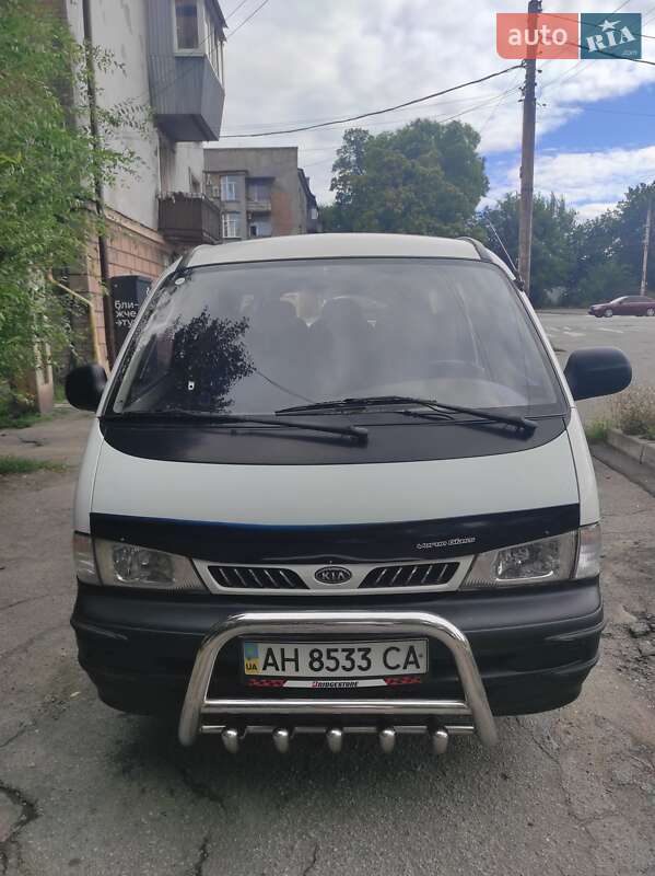 Kia Pregio 2001