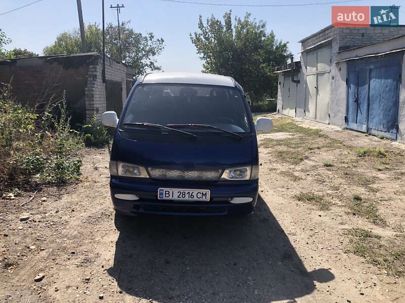 Минивэн Kia Pregio 1998 в Краснограде