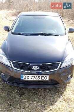 Купе Kia ProCeed 2012 в Полонном