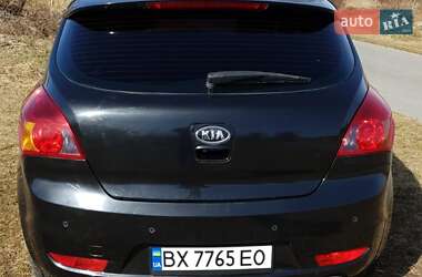 Купе Kia ProCeed 2012 в Полонном
