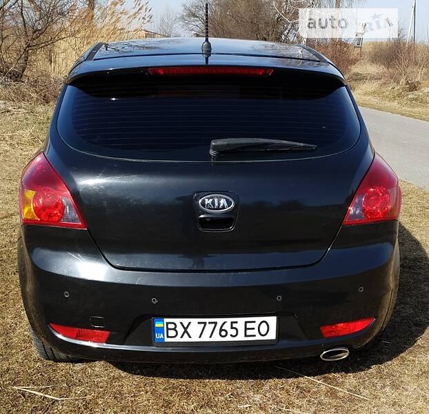 Купе Kia ProCeed 2012 в Полонном