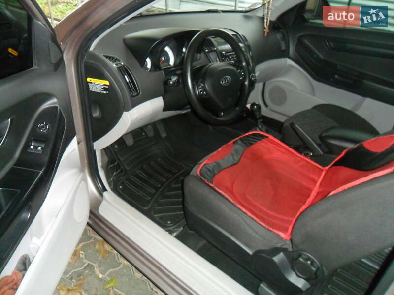 Хэтчбек Kia ProCeed 2008 в Киеве