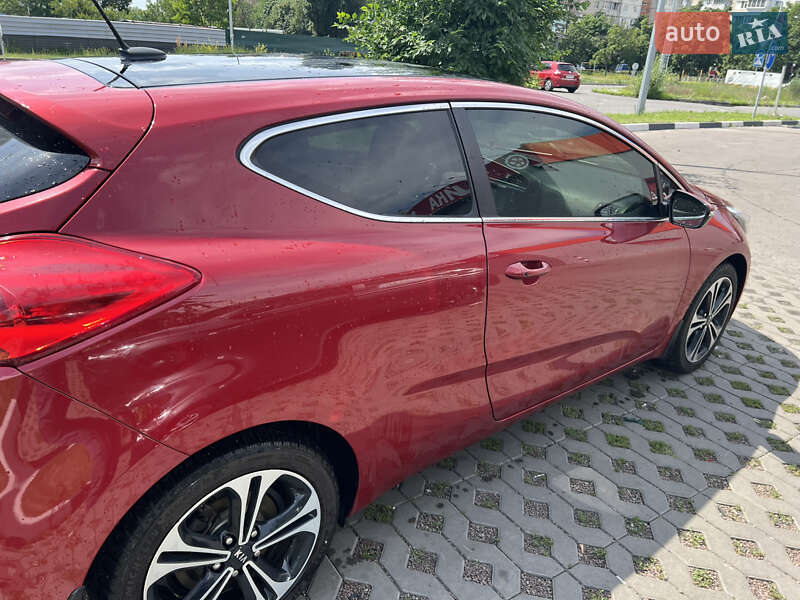 Хетчбек Kia ProCeed 2016 в Києві фото 9 Хетчбек Kia ProCeed 2016 в Києві