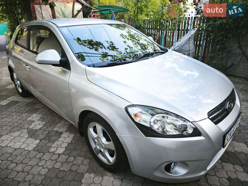 Хэтчбек Kia ProCeed 2009 в Корсуне-Шевченковском