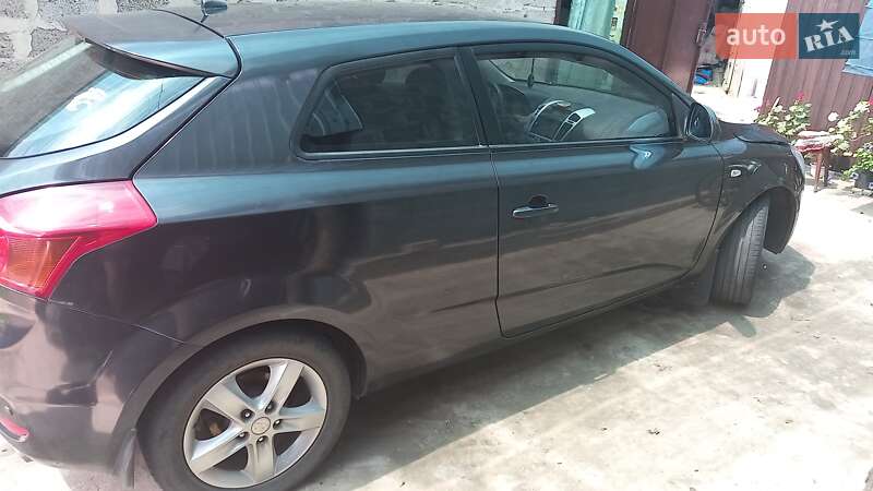 Хэтчбек Kia ProCeed 2008 в Вольнянске