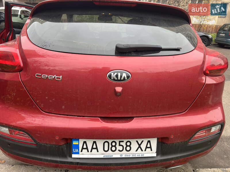 Хетчбек Kia ProCeed 2016 в Києві фото 5 Хетчбек Kia ProCeed 2016 в Києві