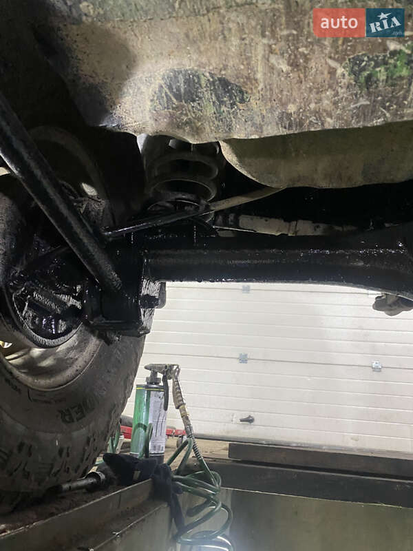 Позашляховик / Кросовер Kia Retona 2000 в Іршаві