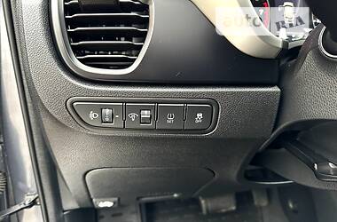 Позашляховик / Кросовер Kia Rio X-Line 2021 в 