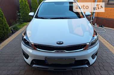 Позашляховик / Кросовер Kia Rio X-Line 2018 в Києві