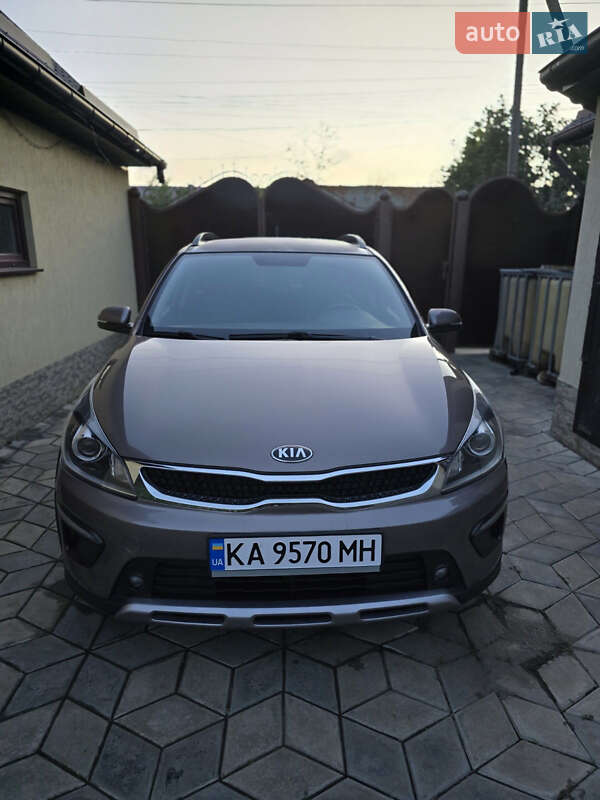 Внедорожник / Кроссовер Kia Rio X-Line 2018 в 