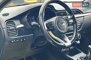 Внедорожник / Кроссовер Kia Rio X-Line 2018 в 