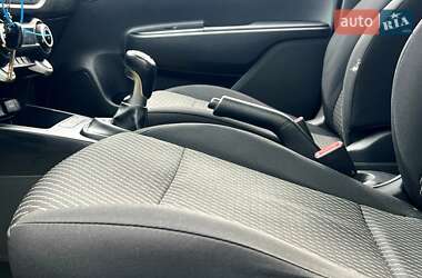 Внедорожник / Кроссовер Kia Rio X-Line 2018 в 