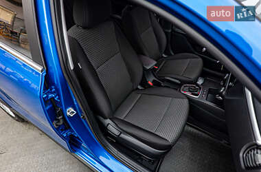 Хэтчбек Kia Rio X-Line 2021 в 