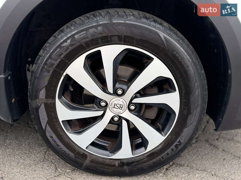Внедорожник / Кроссовер Kia Rio X-Line 2019 в Полтаве