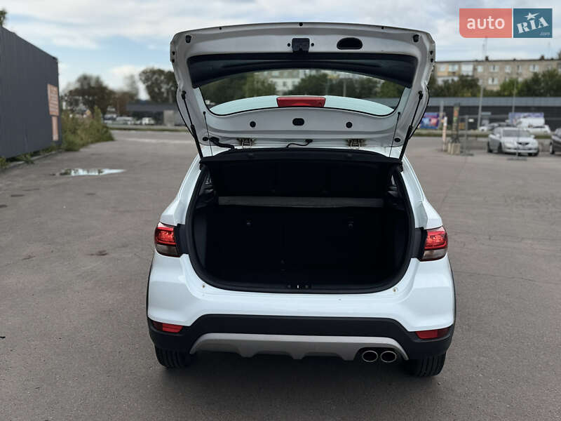 Внедорожник / Кроссовер Kia Rio X-Line 2019 в Полтаве