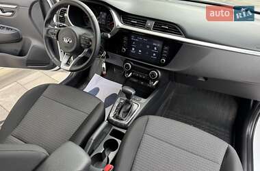 Внедорожник / Кроссовер Kia Rio X-Line 2021 в 