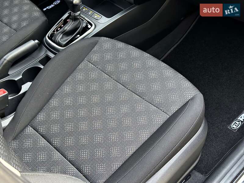 Внедорожник / Кроссовер Kia Rio X-Line 2018 в Одессе