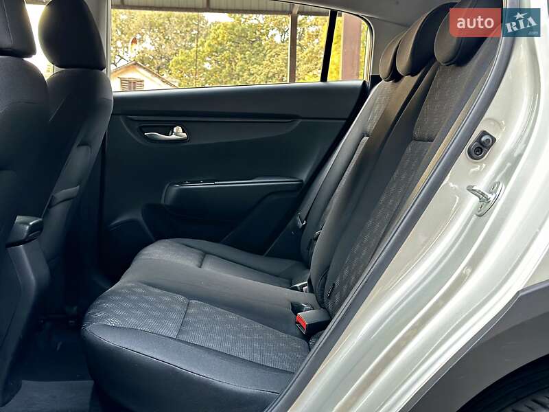 Внедорожник / Кроссовер Kia Rio X-Line 2018 в Одессе