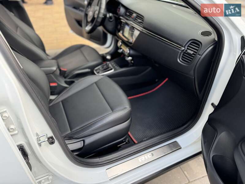 Внедорожник / Кроссовер Kia Rio X-Line 2018 в Киеве