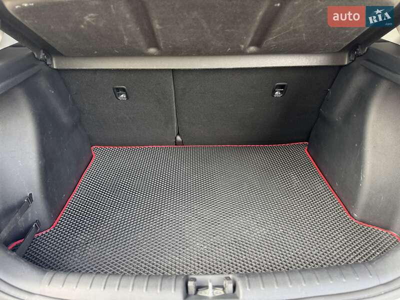 Внедорожник / Кроссовер Kia Rio X-Line 2018 в Киеве