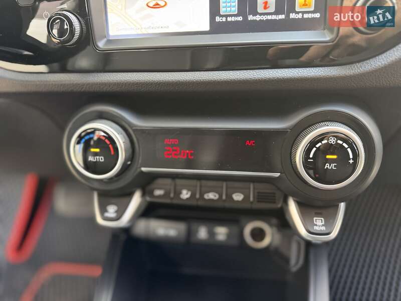 Внедорожник / Кроссовер Kia Rio X-Line 2018 в Киеве